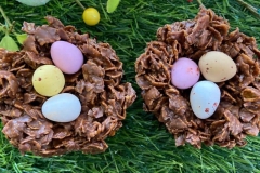 Cornflake Crisp with Mini Eggs