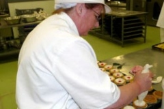 Icing Bakewell tarts